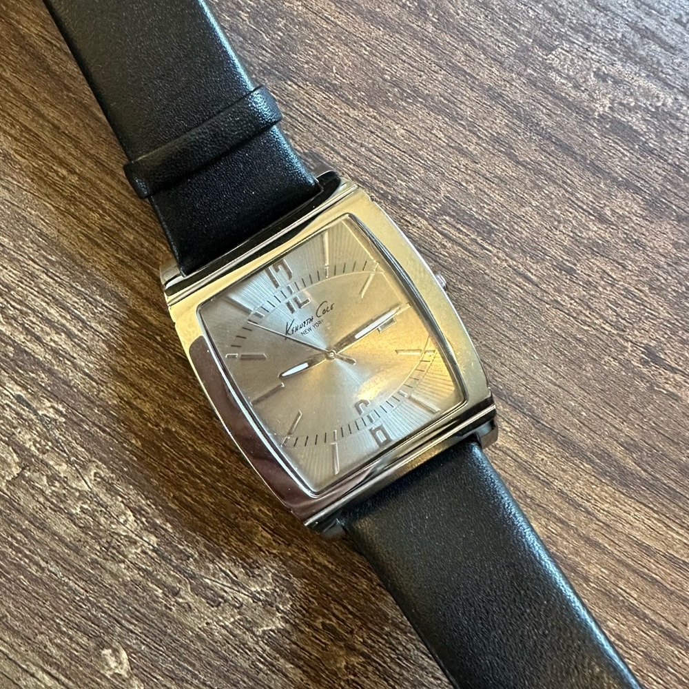 Kenneth Cole men’s leather watch